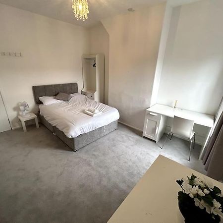 Perfect Home From Home In Stoke On Trent Etruria Exteriör bild