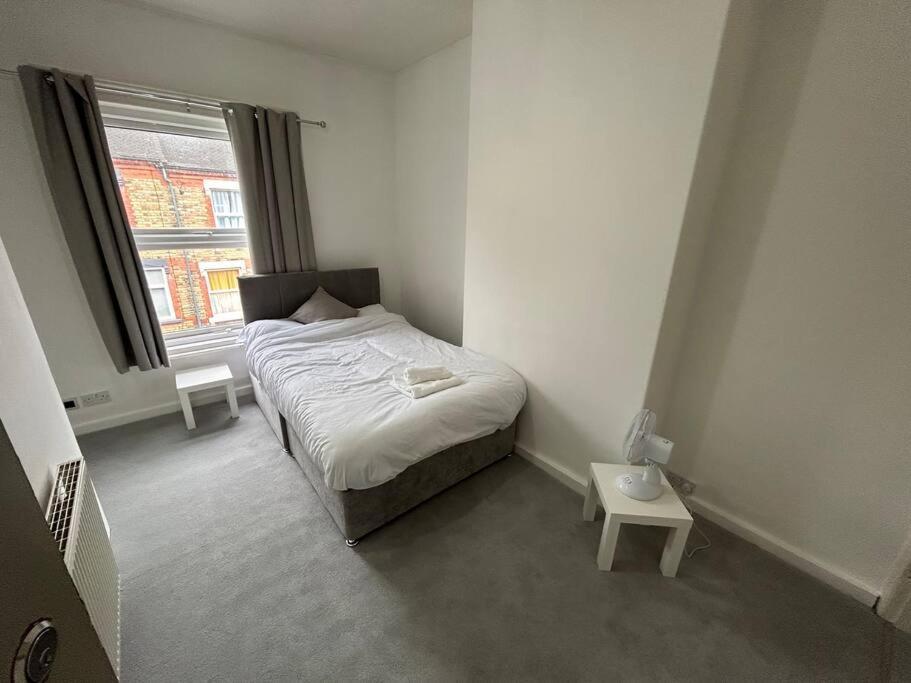 Perfect Home From Home In Stoke On Trent Etruria Exteriör bild